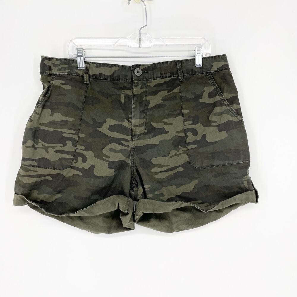 Social Standard By Sanctuary Camouflage Shorts Size XXL